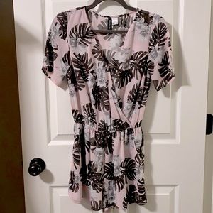 H&M Floral Romper | Baby pink and gray | Size US 6 | Great Condition!